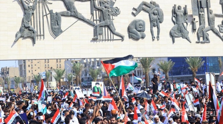 Iraklılar Tahrir Meydanı'nda toplanarak Filistinlilere destek gösterisi yaptı
