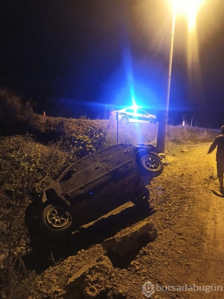 Bursa'da Orhangazi-Gemlik yolunda feci kaza: 3 genç ölümden döndü!