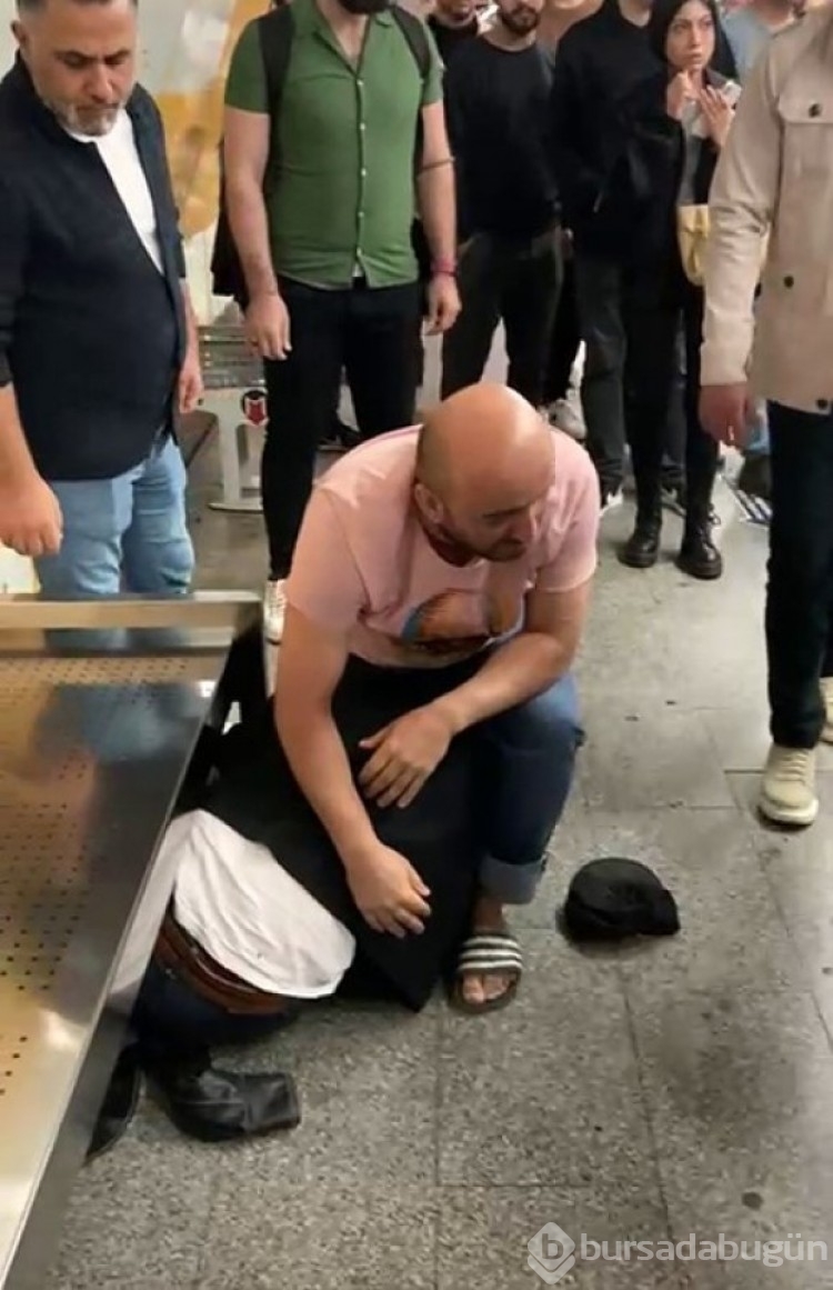 Metroda tartıştığı kadın yolcuya yumruk attı!