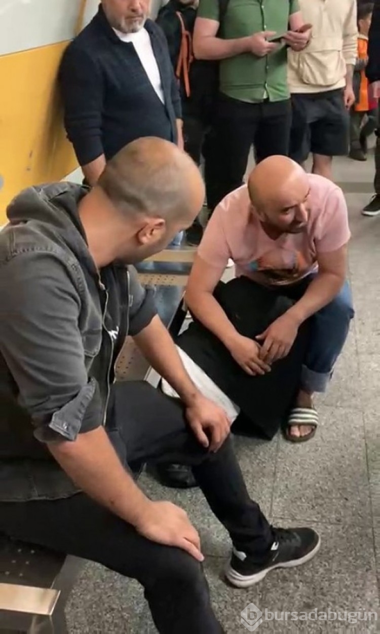 Metroda tartıştığı kadın yolcuya yumruk attı!