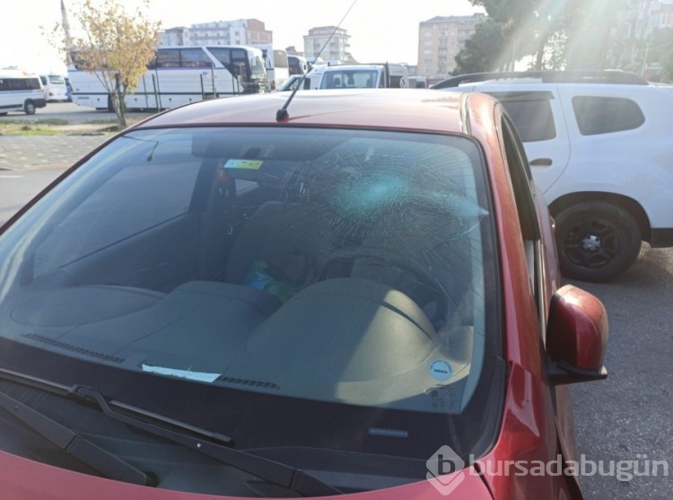 Bursa'da otomobil ile çarpışan motosiklet sürücüsü yaralandı
