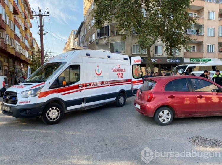 Bursa'da otomobil ile çarpışan motosiklet sürücüsü yaralandı