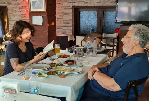 Oyuncu Metin Akpınar'ın bir de oğlu olduğu konuşuluyor