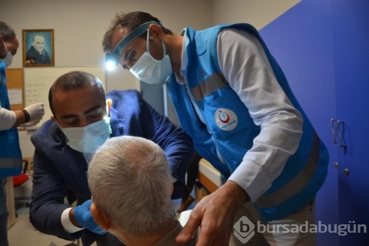 Bursa'da Huzurevi sakinlerinin ağız ve diş taramaları yapıldı