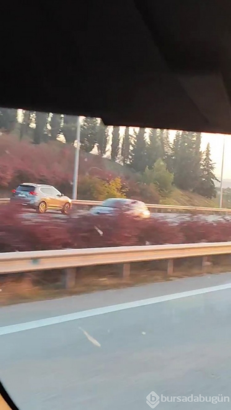Bursa'da trafikte tehlikeli anlar! Otoyolda ters şeritten son sürat ilerledi
