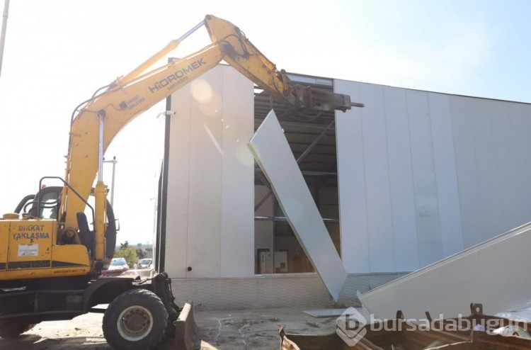 Mudanya Belediyesi'nden kaçak yapı yıkımı