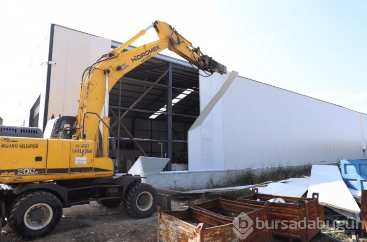 Mudanya Belediyesi'nden kaçak yapı yıkımı