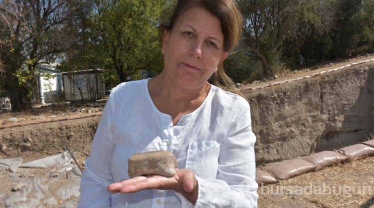Ulucak Höyüğü'nde 7 bin 700 yıllık marangoz aleti bulundu
