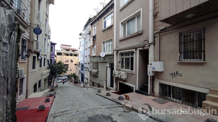 Beyoğlu'nda 3'üncü kat penceresinden düşen çocuğun mucize kurtuluşu
