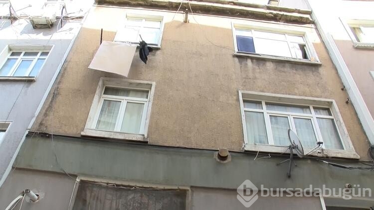 Beyoğlu'nda 3'üncü kat penceresinden düşen çocuğun mucize kurtuluşu
