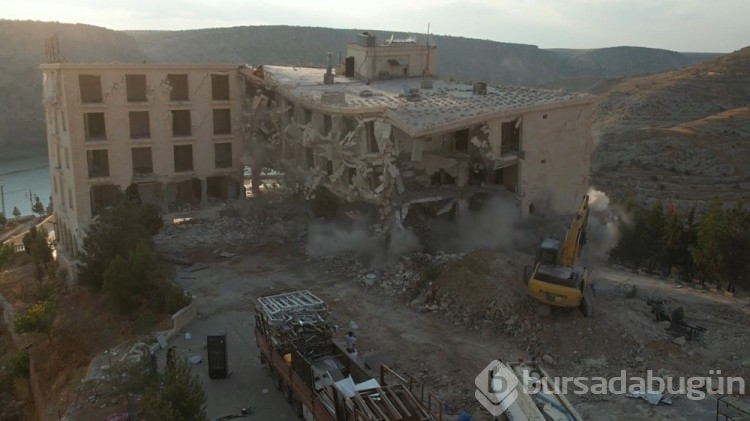 Şanlıurfa'daki ''ucube'' otel 23 saniyede yıkıldı

