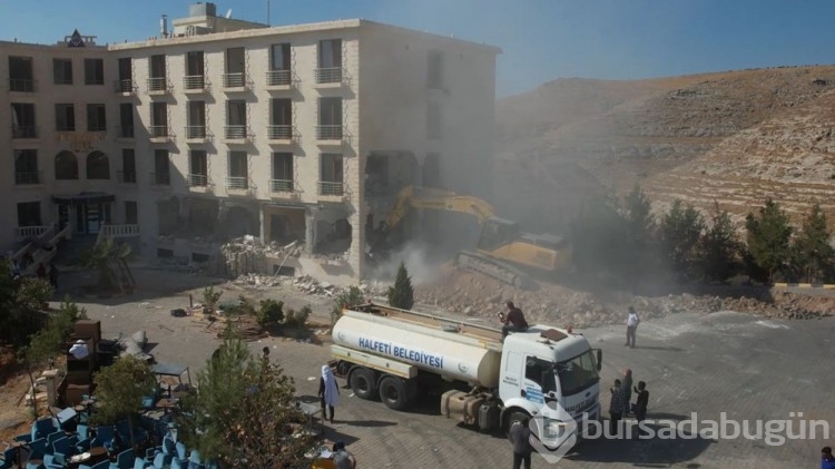 Şanlıurfa'daki ''ucube'' otel 23 saniyede yıkıldı
