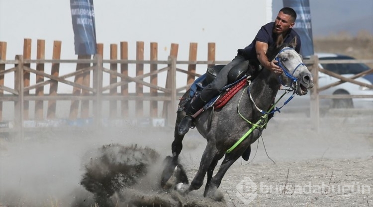 Kars'ta atlarla gösteri yapan ciritçiler yeni sezona hazırlanıyor
