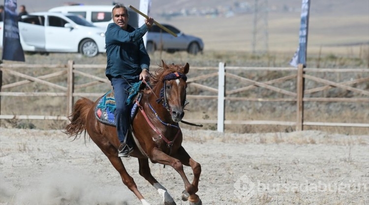 Kars'ta atlarla gösteri yapan ciritçiler yeni sezona hazırlanıyor
