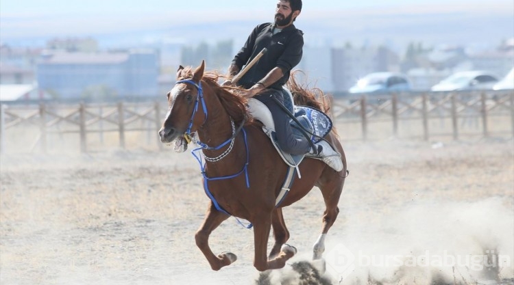 Kars'ta atlarla gösteri yapan ciritçiler yeni sezona hazırlanıyor
