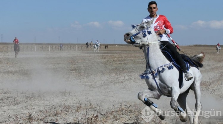 Kars'ta atlarla gösteri yapan ciritçiler yeni sezona hazırlanıyor
