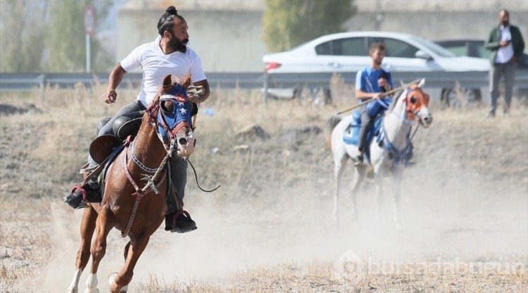 Kars'ta atlarla gösteri yapan ciritçiler yeni sezona hazırlanıyor
