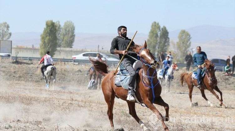 Kars'ta atlarla gösteri yapan ciritçiler yeni sezona hazırlanıyor
