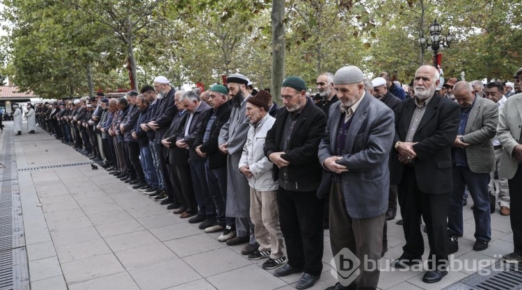 Yurt genelinde hayatını kaybeden Filistinliler için gıyabi cenaze namazı kılındı
