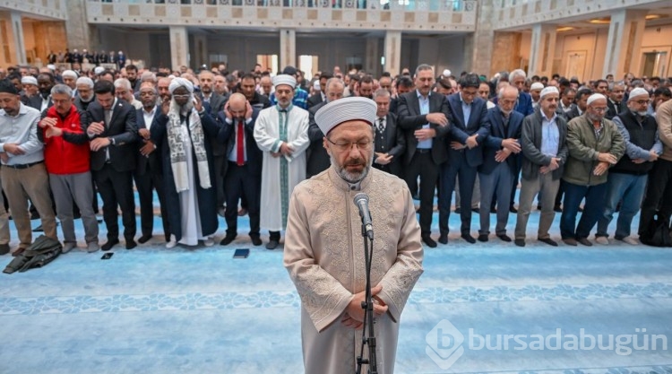 Yurt genelinde hayatını kaybeden Filistinliler için gıyabi cenaze namazı kılındı
