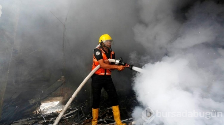 İsrail, Nuseyrat Kampı'ndaki bir fırını bombaladı
