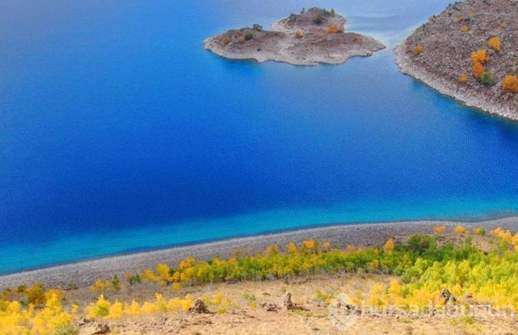 Nemrut Kalderası altın sarısına döndü
