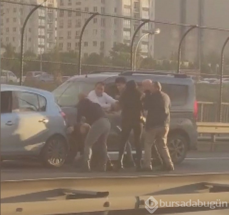 İstanbul trafiğinde sopalı kavga
