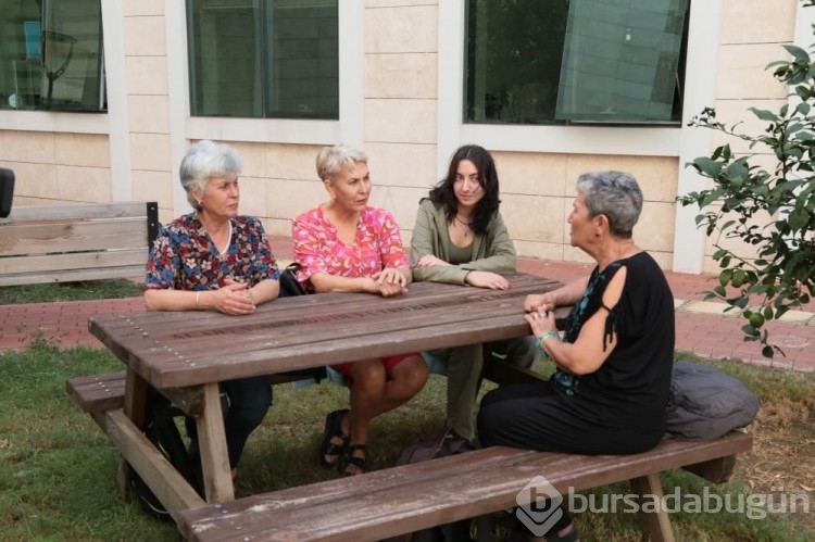 Anneanne iki kardeşi ve torunu aynı üniversitede eğitim görüyor