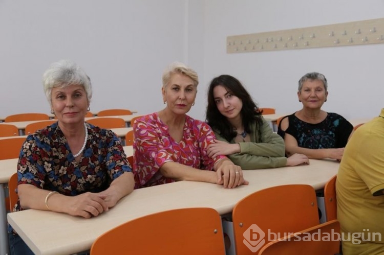 Anneanne iki kardeşi ve torunu aynı üniversitede eğitim görüyor