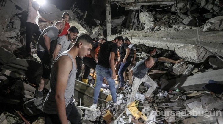 İsrail Gazze'de sivillerin sığındığı tarihi kiliseyi bombaladı
