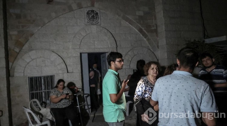 İsrail Gazze'de sivillerin sığındığı tarihi kiliseyi bombaladı
