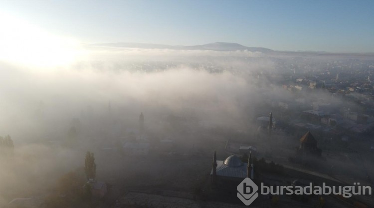 Kars sis bulutları arasında kayboldu
