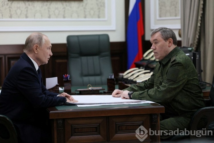 Putin'den Ukrayna sınırındaki Rus ordusu karargahına ziyaret
