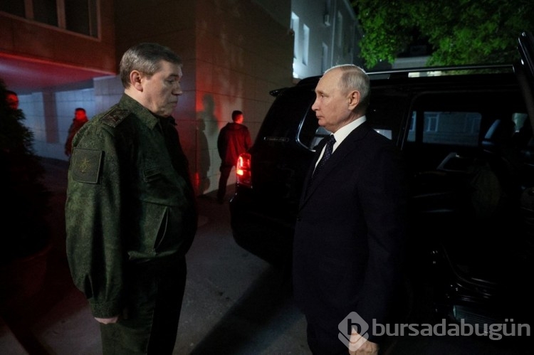Putin'den Ukrayna sınırındaki Rus ordusu karargahına ziyaret
