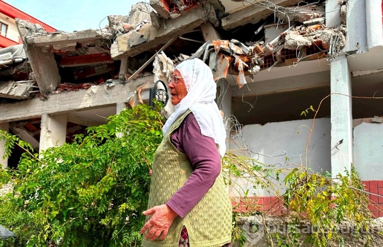 4 yıl sonra yeniden görmeye başlayan kadın: "Enkazları görünce içim parçalandı"
