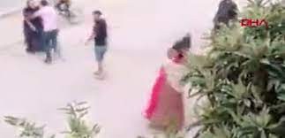 Şanlıurfa'da üzerine kuma olarak gelen kadına dehşeti yaşattı!