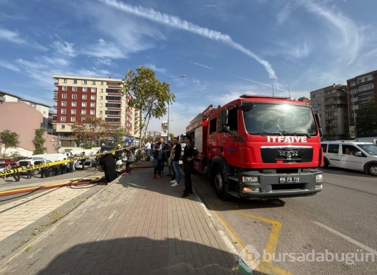 Bursa Yıldırım'da apartmanın 4. katında yangın!
