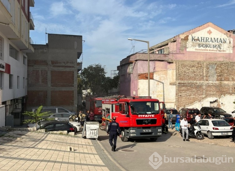 Bursa Yıldırım'da apartmanın 4. katında yangın!