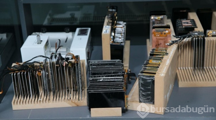 Hasarlı cep telefonu ekranları çöp olmaktan kurtuluyor