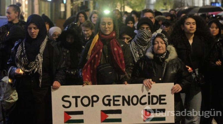 Gazze'de ölen çocuklar için anneler yürüyüş düzenledi