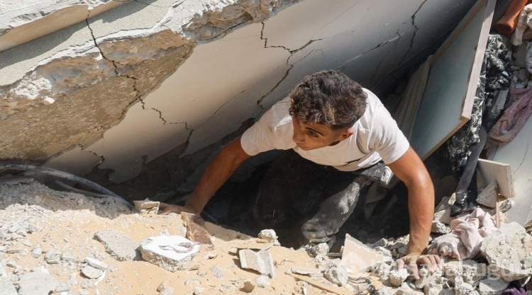 İsrail savaş uçakları, gece boyunca Gazze Şeridi'ni bombaladı
