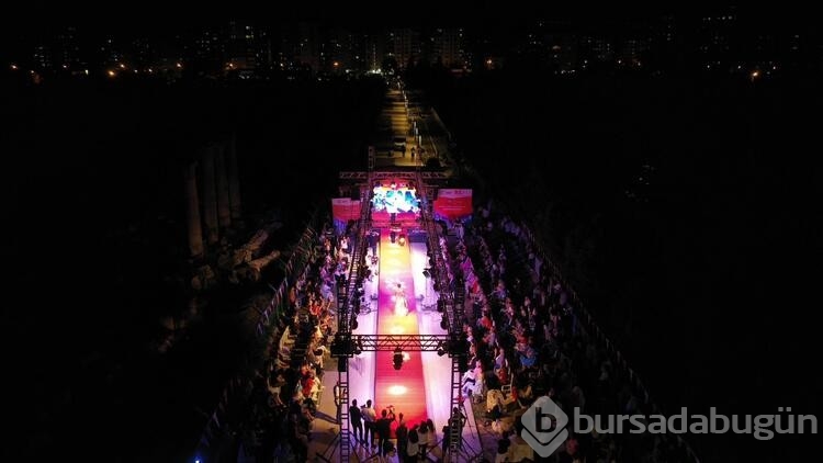 Mersin'de 'Kilikya'dan Cumhuriyet'e' kıyafet sunumu etkinliği
