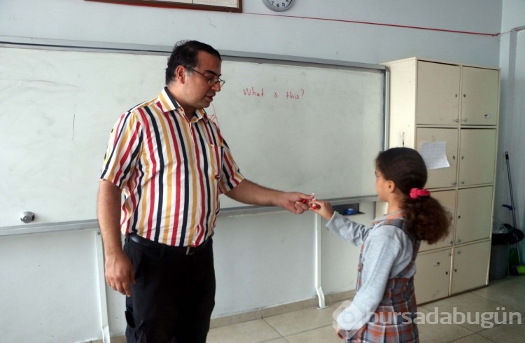 10 yaşında okuduğu Almanca masal kitabından etkilenerek 44 dil birden öğrendi