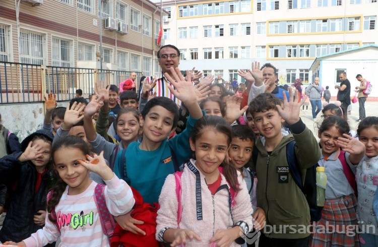 10 yaşında okuduğu Almanca masal kitabından etkilenerek 44 dil birden öğrendi