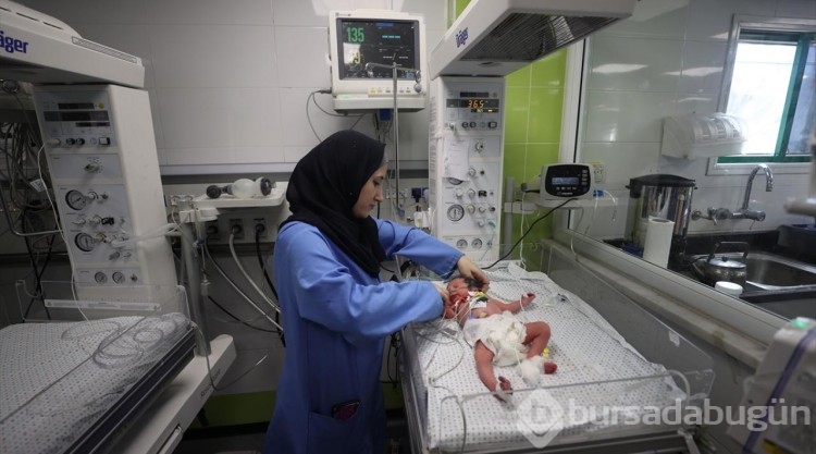İsrail'in Gazze'ye saldırısında ölen annenin karnındaki bebek kurtarıldı
