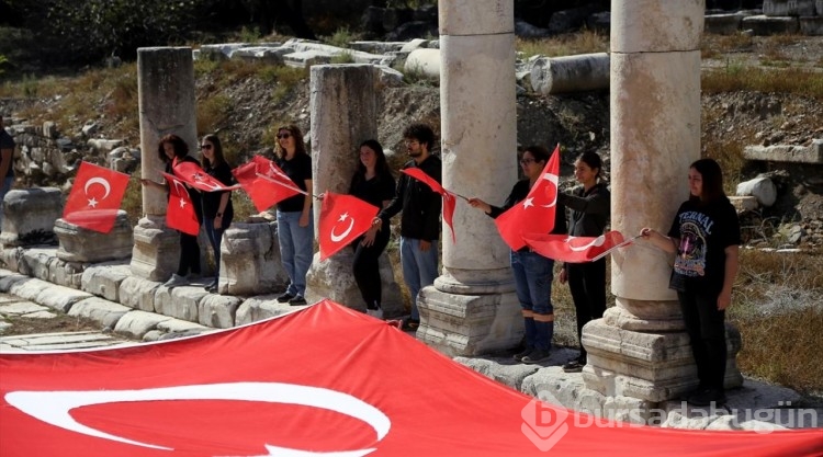 Gladyatörler kentinde "100. Yıl" ve "Türkiye" koreografisi oluşturuldu
