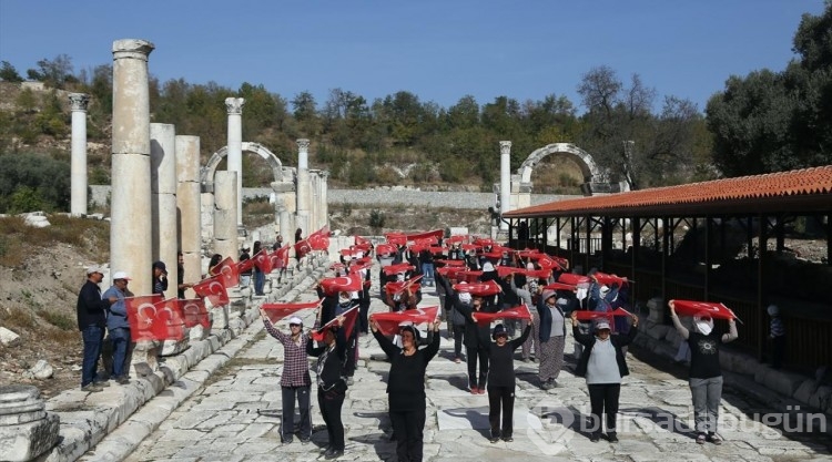 Gladyatörler kentinde "100. Yıl" ve "Türkiye" koreografisi oluşturuldu
