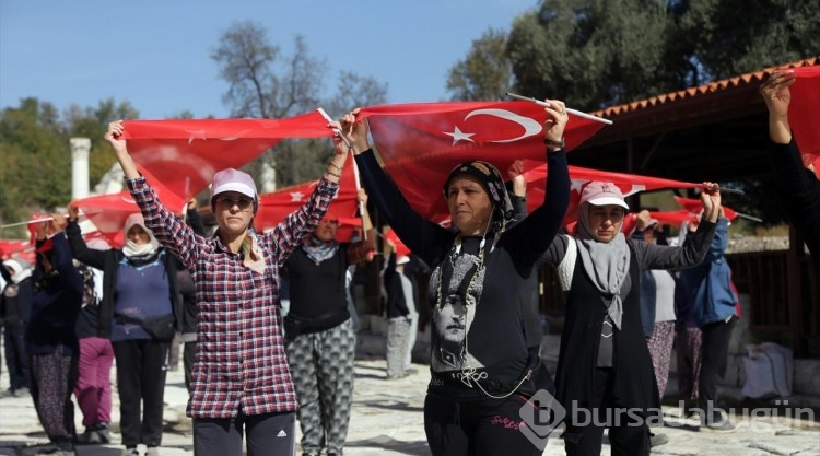 Gladyatörler kentinde "100. Yıl" ve "Türkiye" koreografisi oluşturuldu
