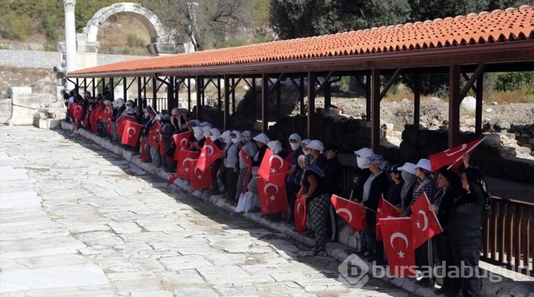 Gladyatörler kentinde "100. Yıl" ve "Türkiye" koreografisi oluşturuldu
