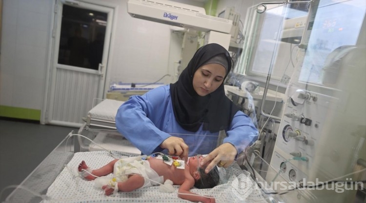 İsrail'in saldırısında ölen annenin karnındaki bebek kurtarıldı
